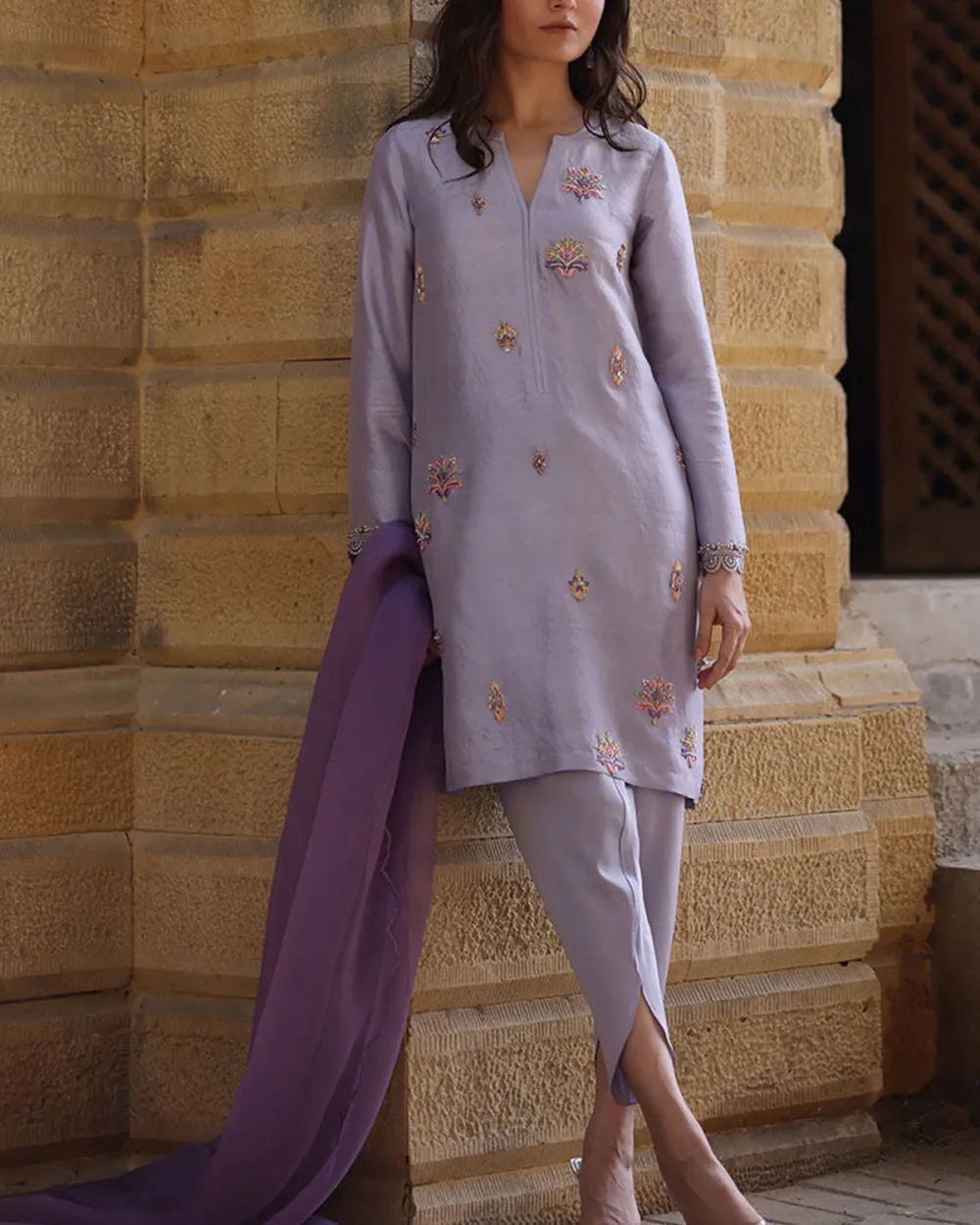 Elegant V-neck embroidered kaftan and trouser two-piece set