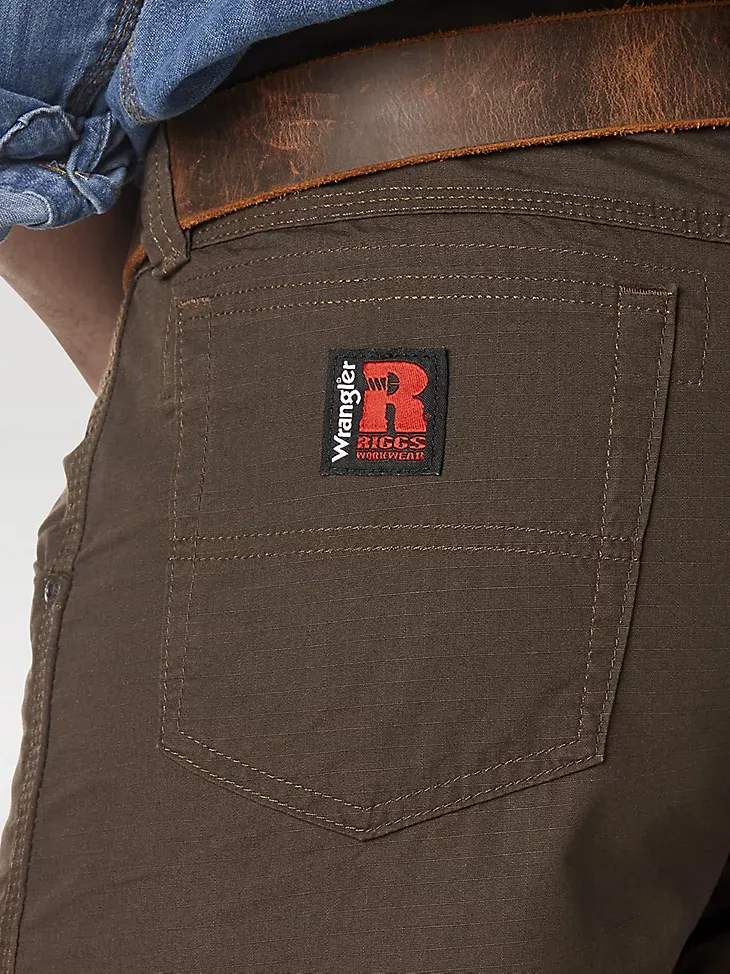 WRANGLER® RIGGS WORKWEAR® TECHNICIAN SHORT IN LODEN