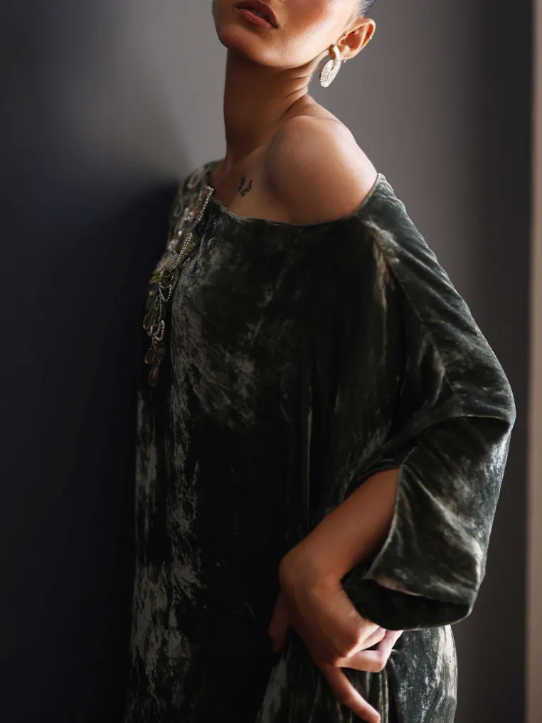 Elegant velvet kaftan