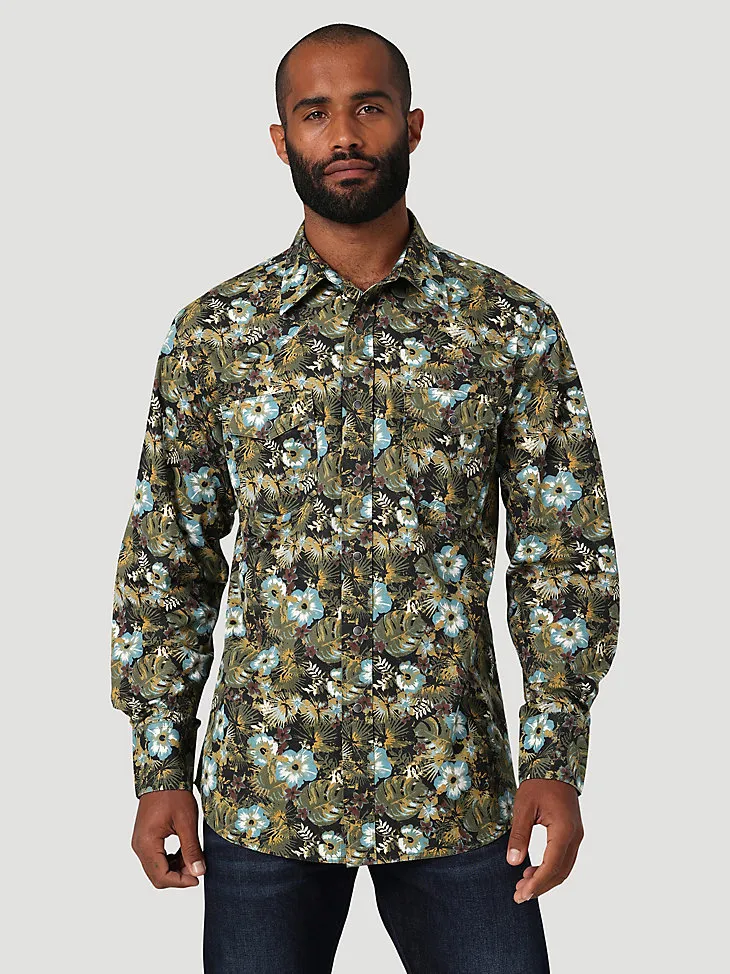 WRANGLER® WAY OUT WEST WESTERN SNAP SHIRT IN MONSTERA GREEN