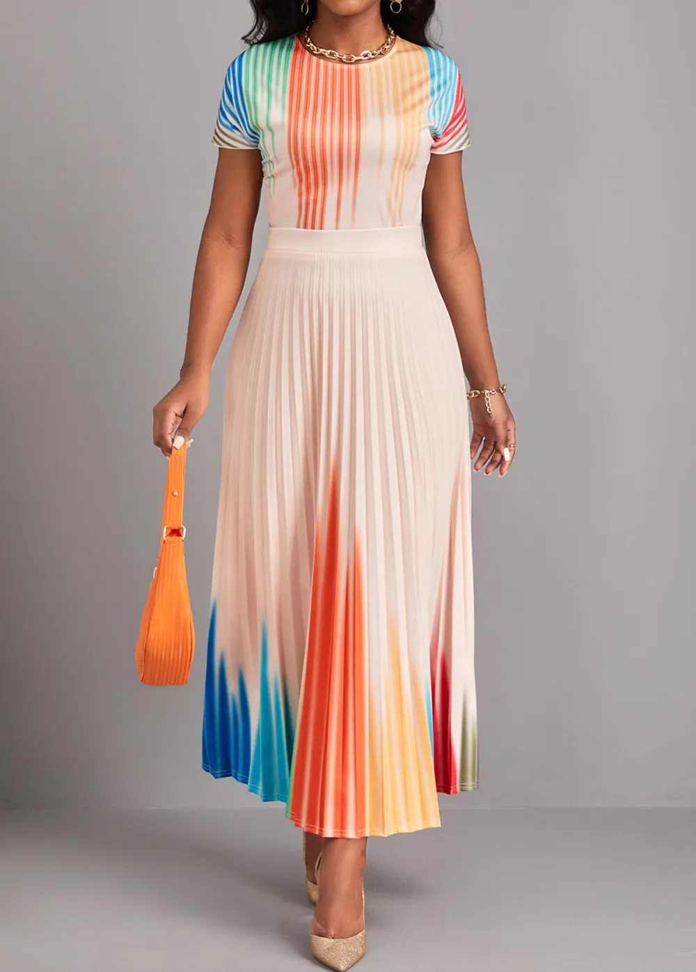 Ombre Pleated Beige Round Neck Maxi Dress