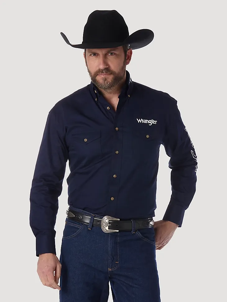 MEN'S WRANGLER® LOGO LONG SLEEVE BUTTON DOWN SOLID SHIRT IN NAVY