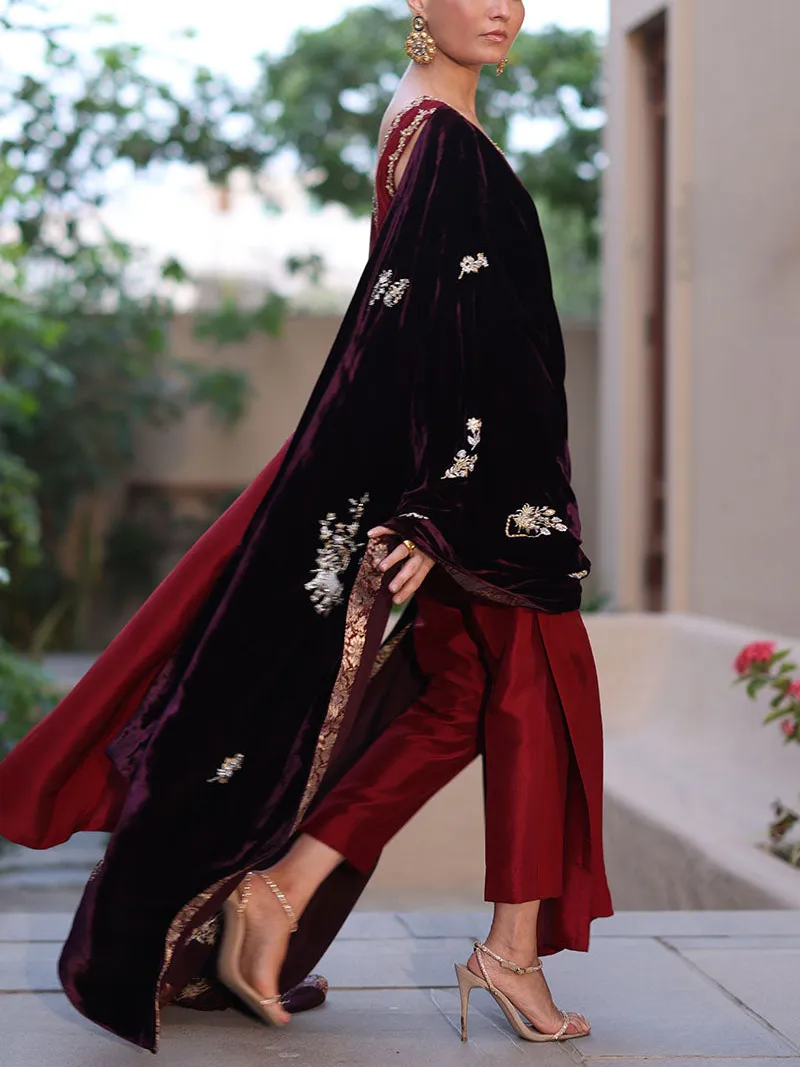 Elegant embroidered kaftan