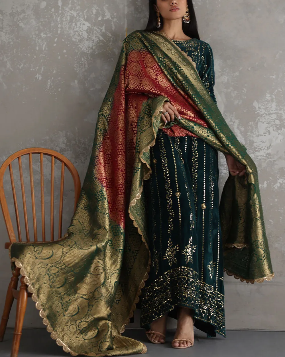 Vintage Elegant Embroidered Velvet Kaftan