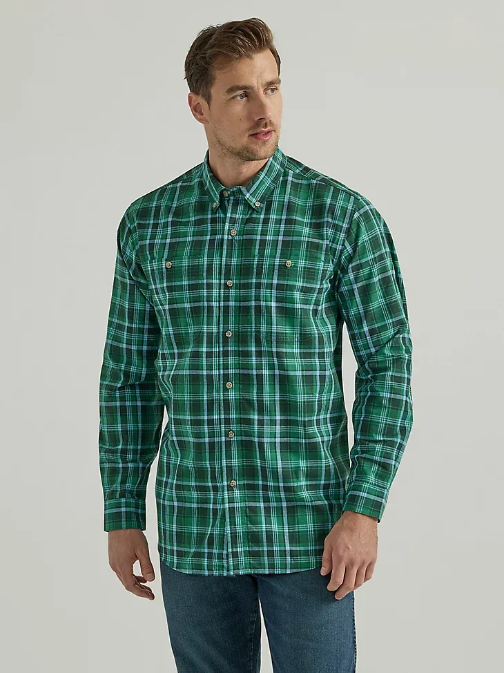 WRANGLER RUGGED WEAR® LONG SLEEVE EASY CARE PLAID BUTTON-DOWN SHIRT IN GREEN NAVY