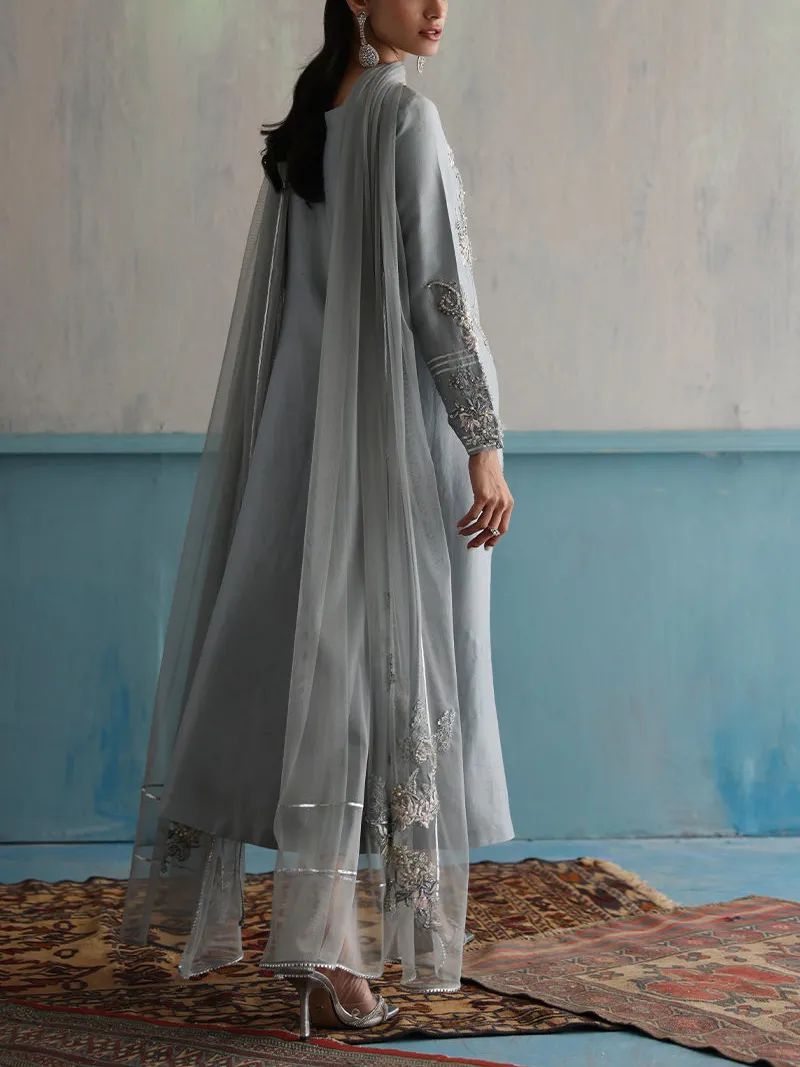 Elegant embroidered kaftan