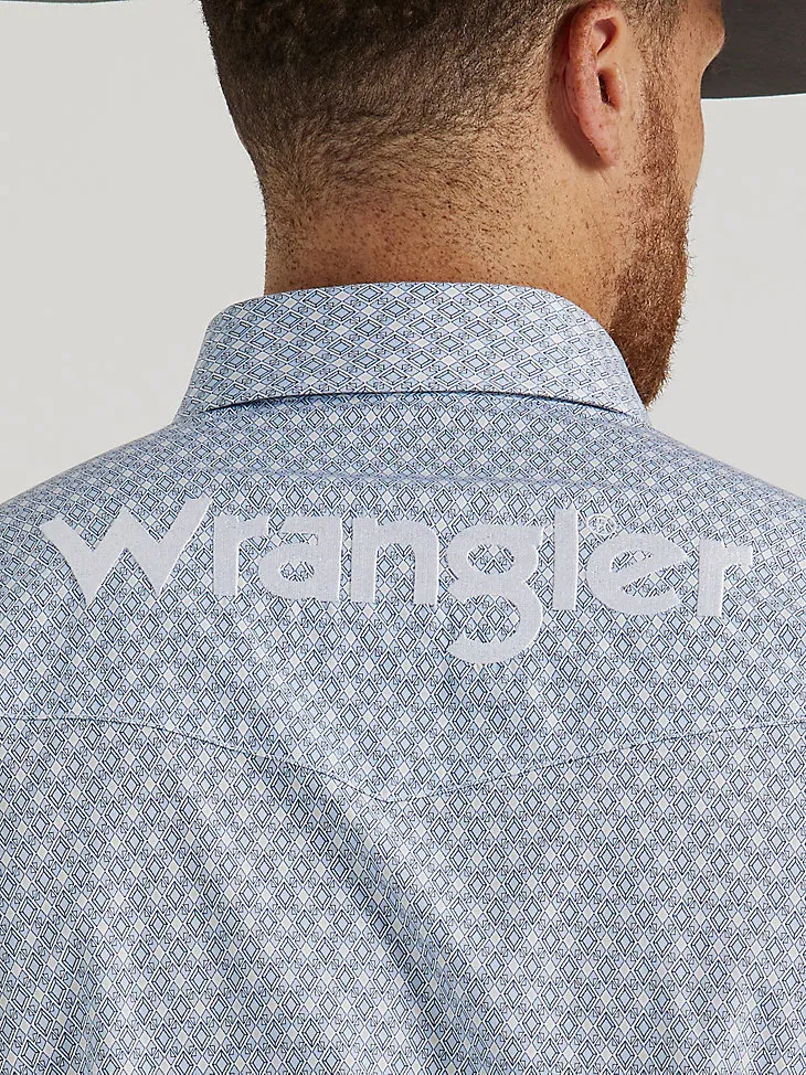 MEN'S WRANGLER® LOGO LONG SLEEVE BUTTON-DOWN PRINT SHIRT IN PALE BLUE