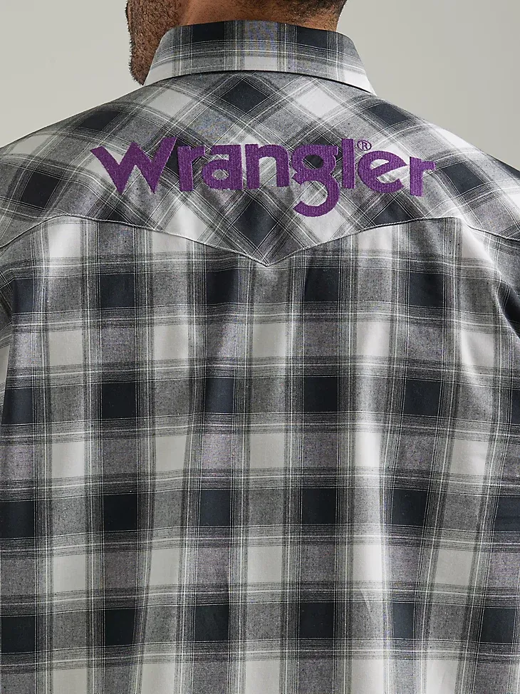 MEN'S WRANGLER® LOGO LONG SLEEVE WESTERN SNAP PLAID SHIRT IN SUNNY BLUE