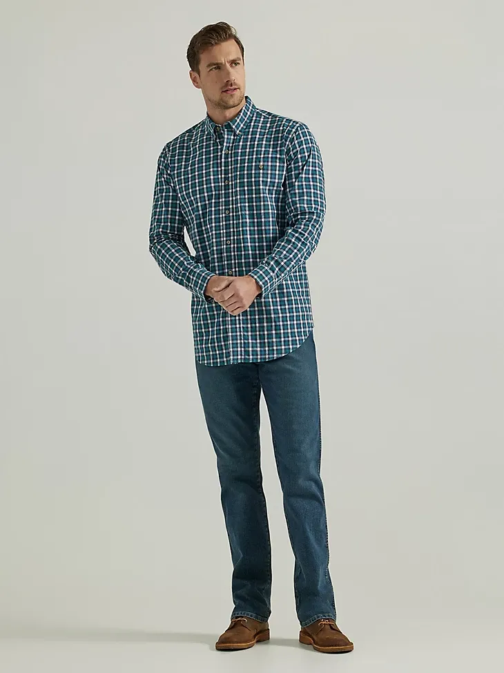 WRANGLER RUGGED WEAR® LONG SLEEVE WRINKLE RESIST PLAID BUTTON-DOWN SHIRT IN TEAL NAVY