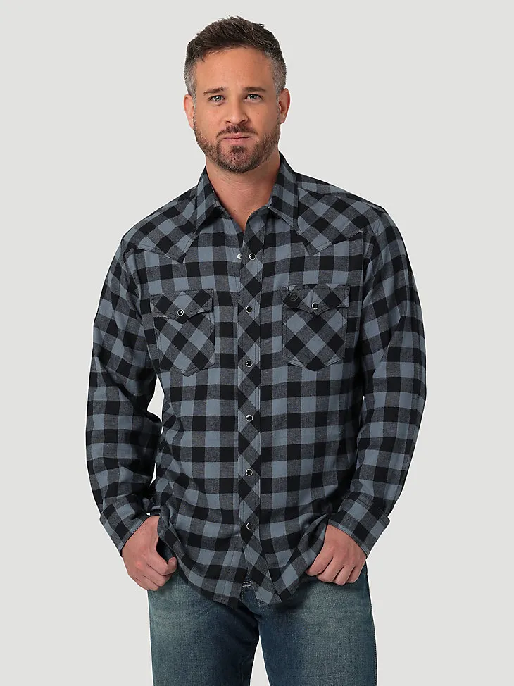 MEN'S WRANGLER RETRO® LONG SLEEVE FLANNEL WESTERN SNAP PLAID SHIRT IN STORMY RED