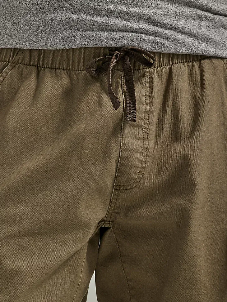 MEN'S FREE TO STRETCH™ DRAWSTRING CARGO SHORT IN ACORN