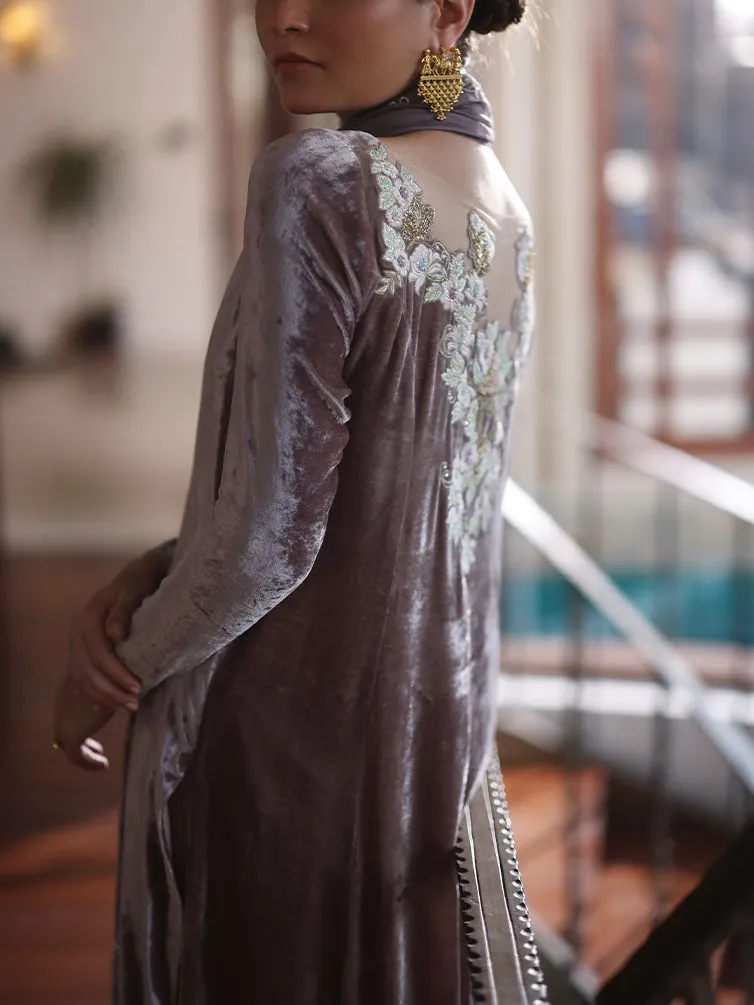 Vintage embroidered kaftan