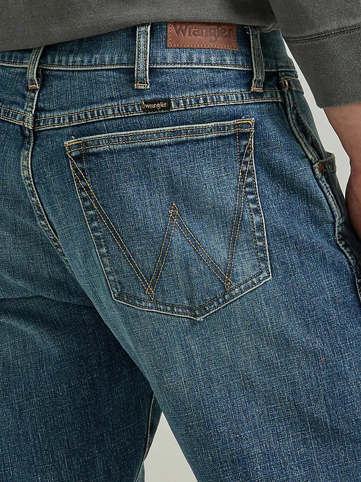 MEN'S WRANGLER® SLIM STRAIGHT JEAN IN ACID WASH