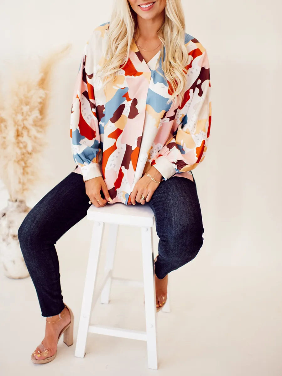 V-neck contrasting geometric pattern shirt