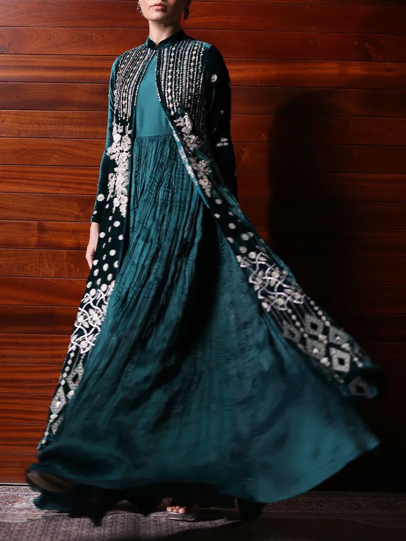 Elegant embroidered kaftan