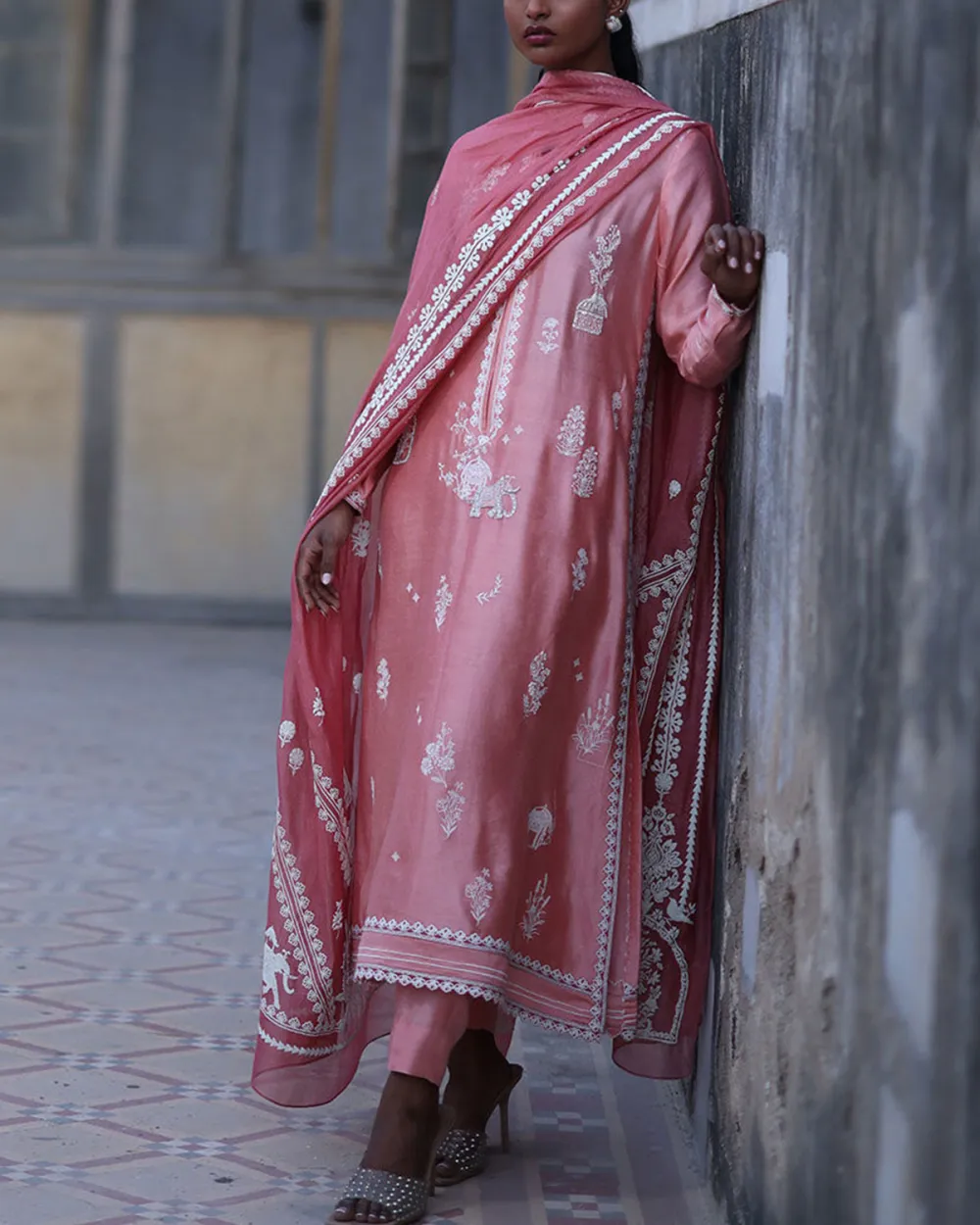 Elegant vintage embroidered kaftan