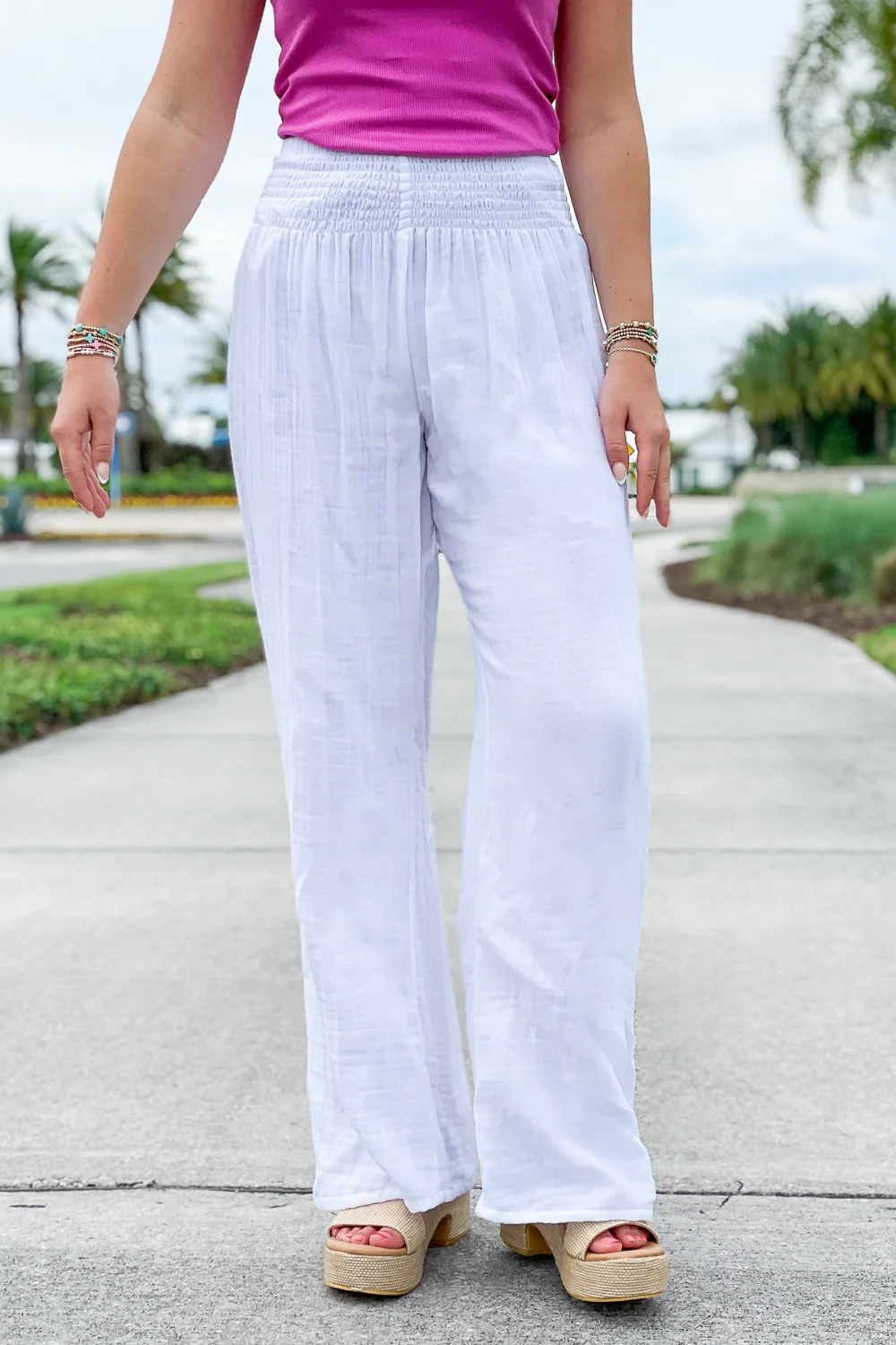 White elastic waistband trousers