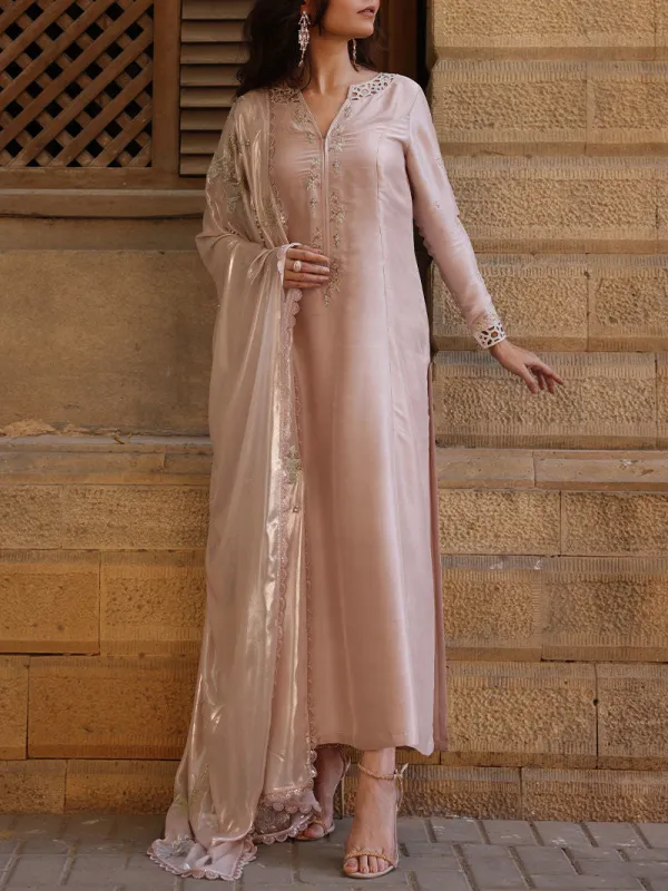 Elegant embroidered kaftan