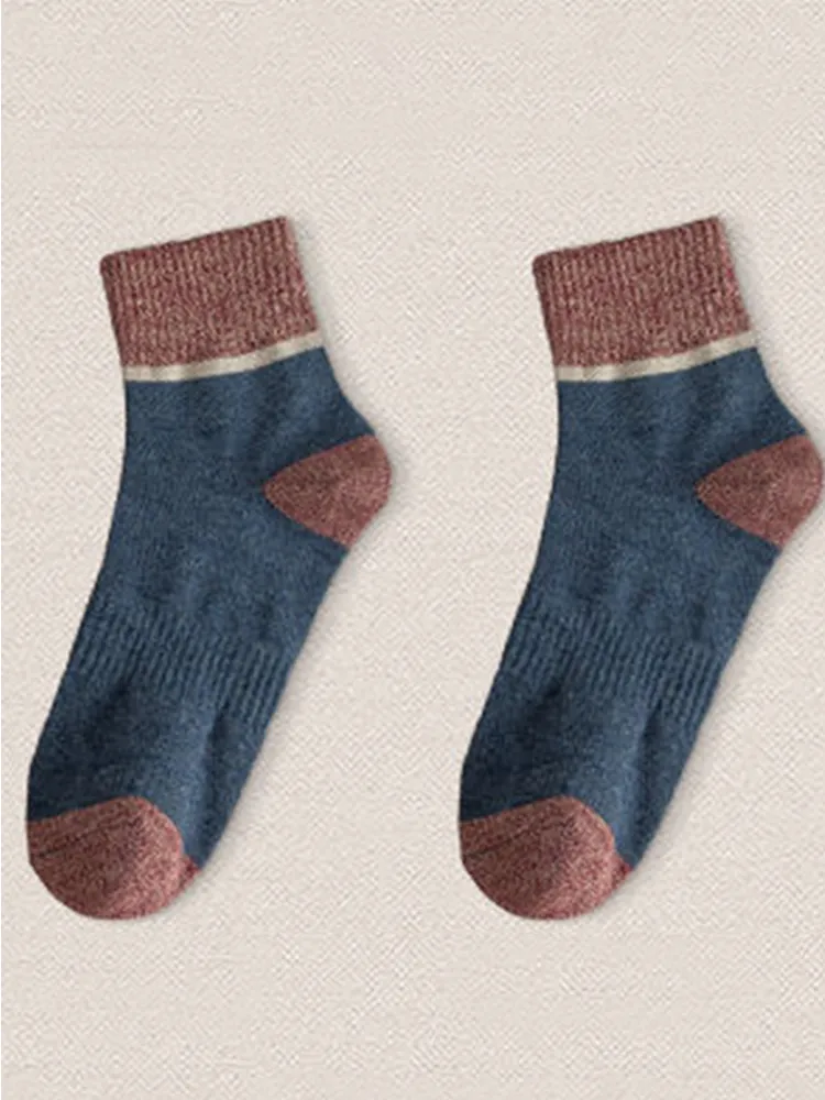 Retro Men's Contrast Color Sports Knit Socks