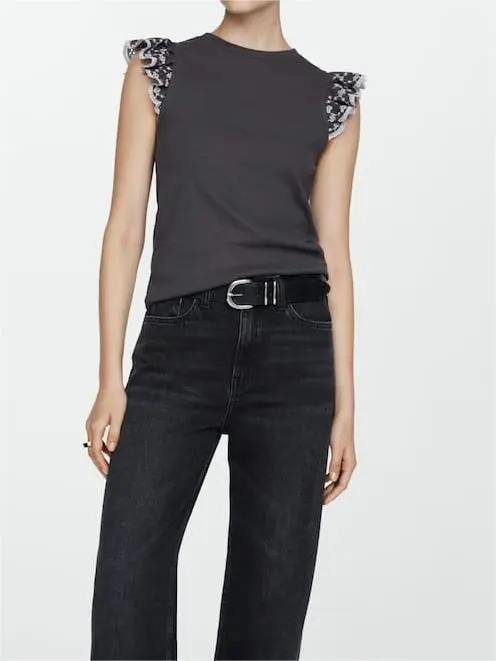 T-shirt with ruffled sleeves