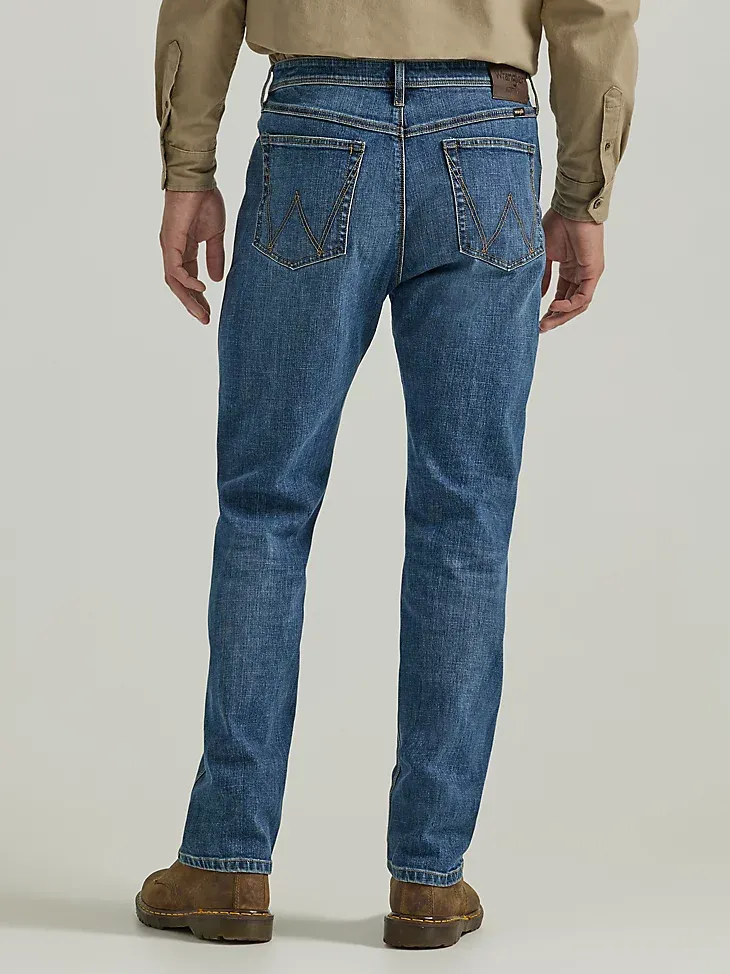 MEN'S COMFORT THAT WON'T QUIT REGULAR FIT JEAN IN MEDIUM BLUE