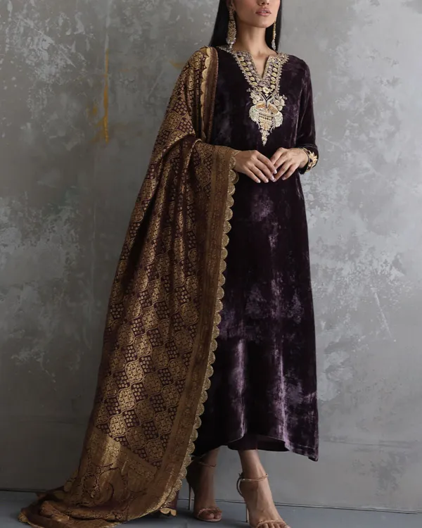 Vintage embroidered velvet kaftan