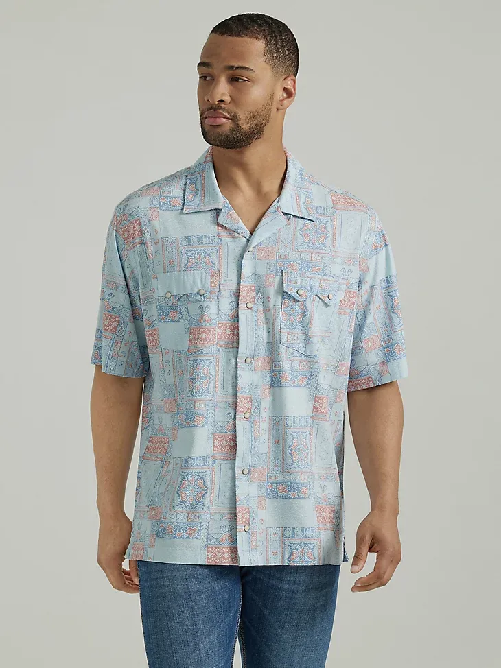 WRANGLER® COCONUT COWBOY SNAP FRONT CAMP SHIRT IN HIBISCUS ON TAN