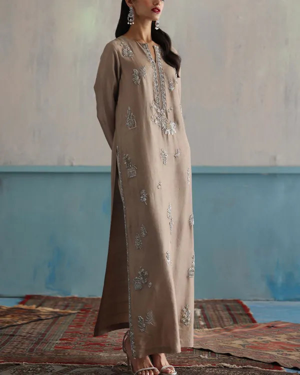 Elegant Embroidered Kaftan