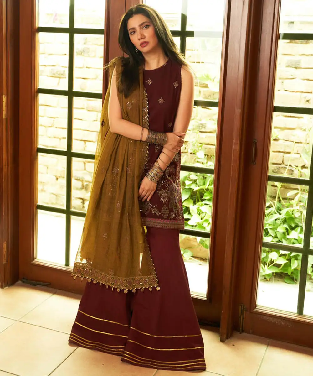 3 Piece - Embroidered Khaddi Net Suit