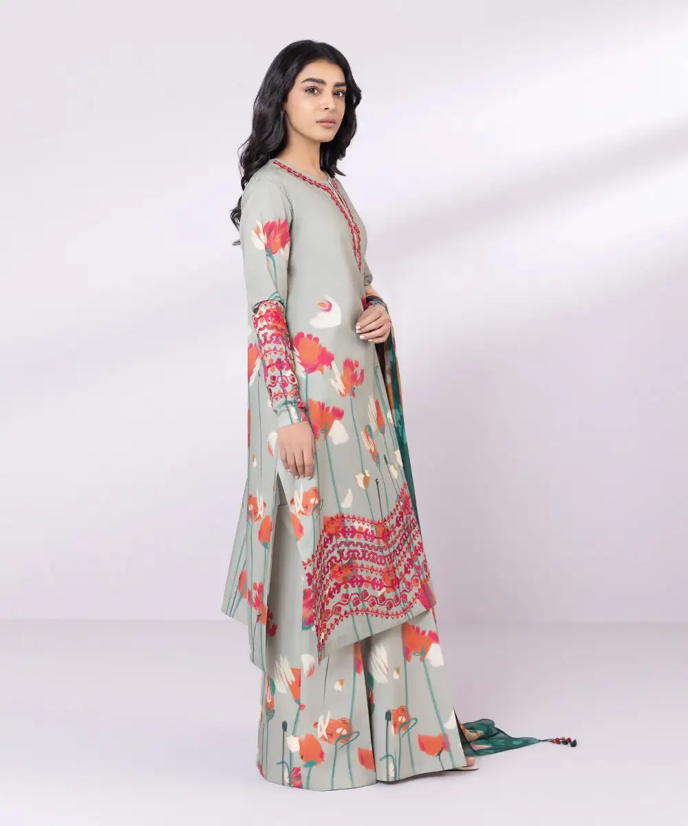 3 Piece - Embroidered Lawn Suit