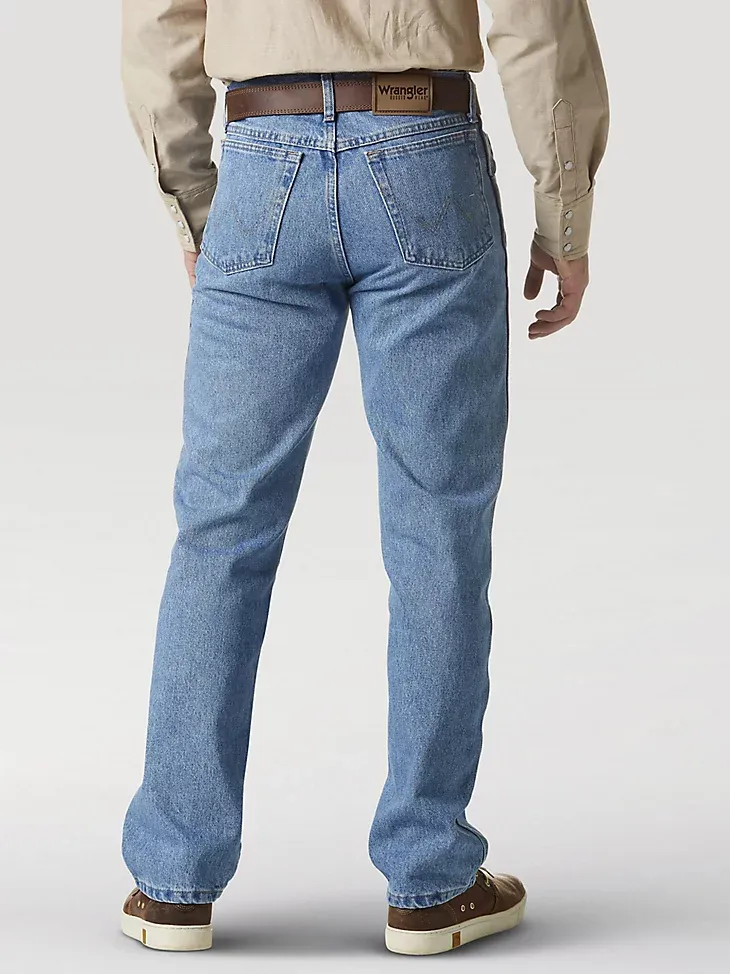 WRANGLER RUGGED WEAR® CLASSIC FIT JEAN IN ROUGH WASH