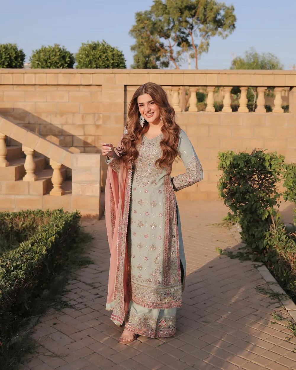 Sahar Embroidered Kurta Set