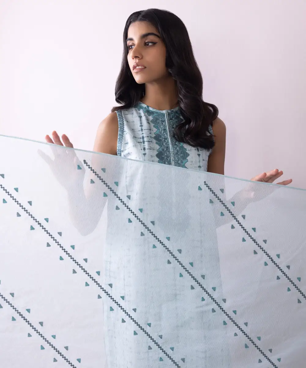 Embroidered Karandi Dupatta