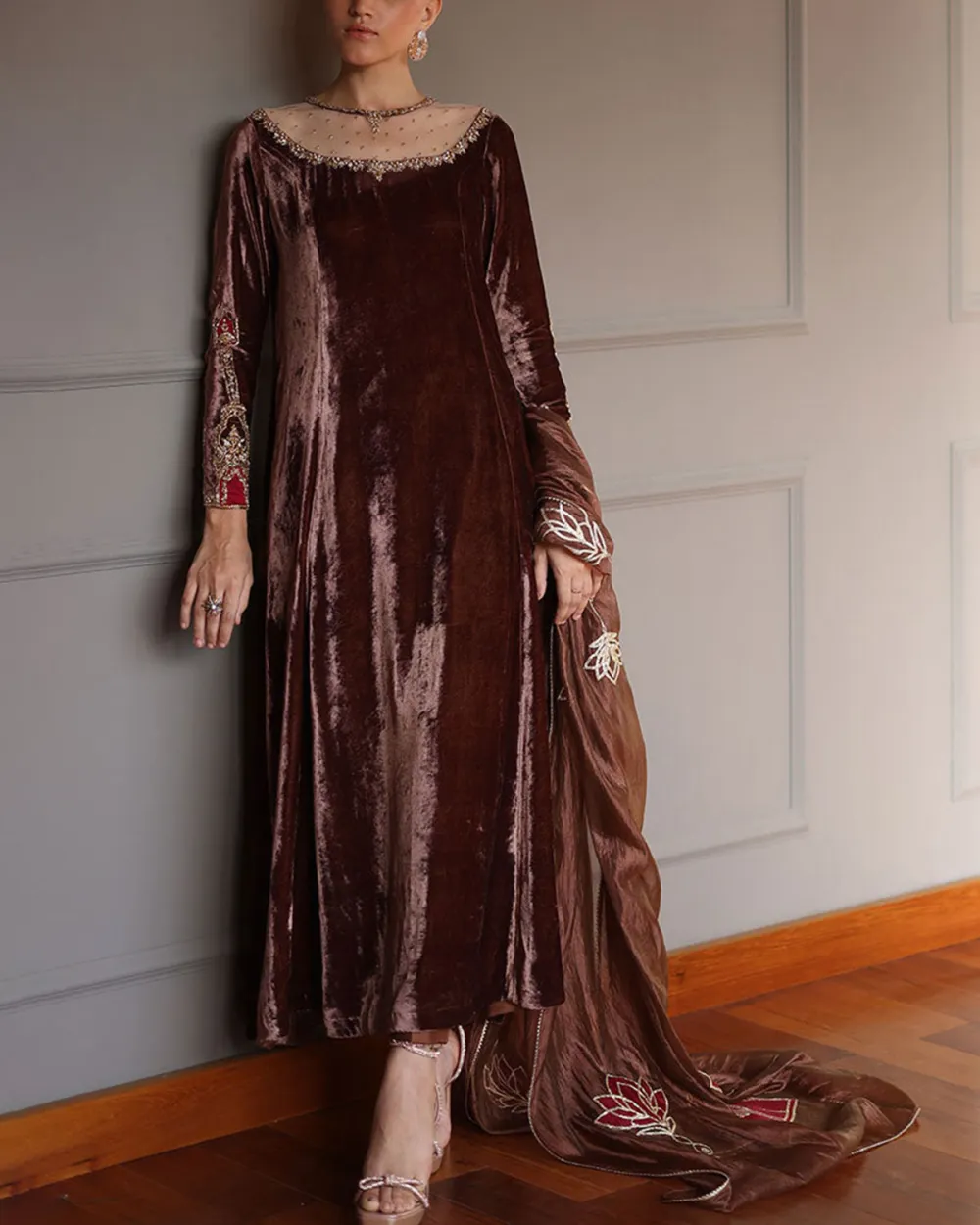 Elegant velvet kaftan