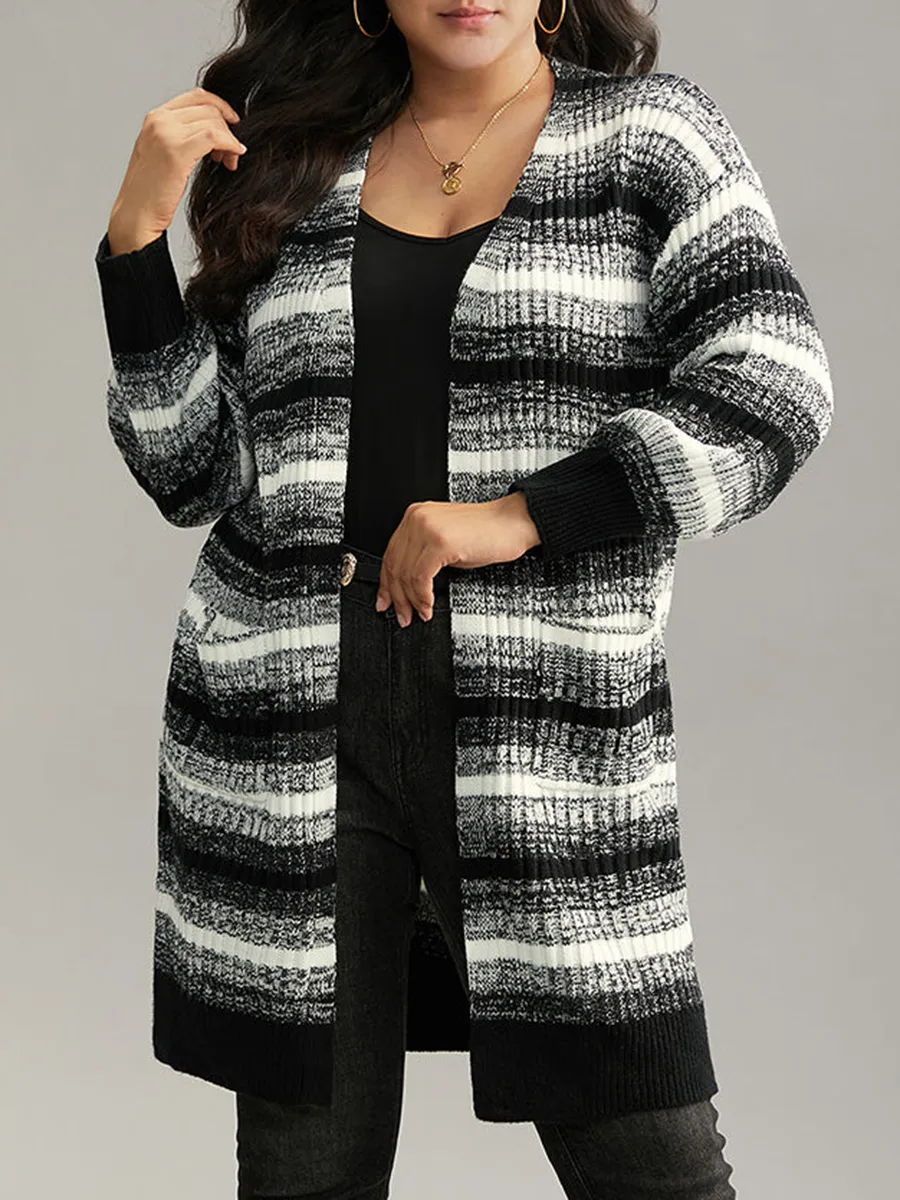 Women's plus-size sweater cardigan with pockets