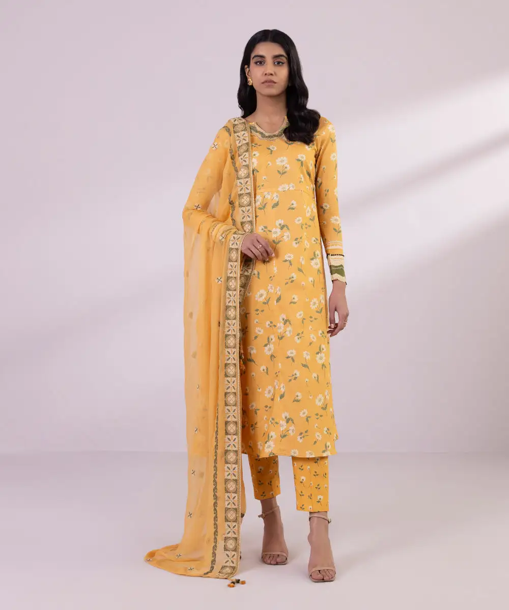 3 Piece - Embroidered Zari Lawn Suit