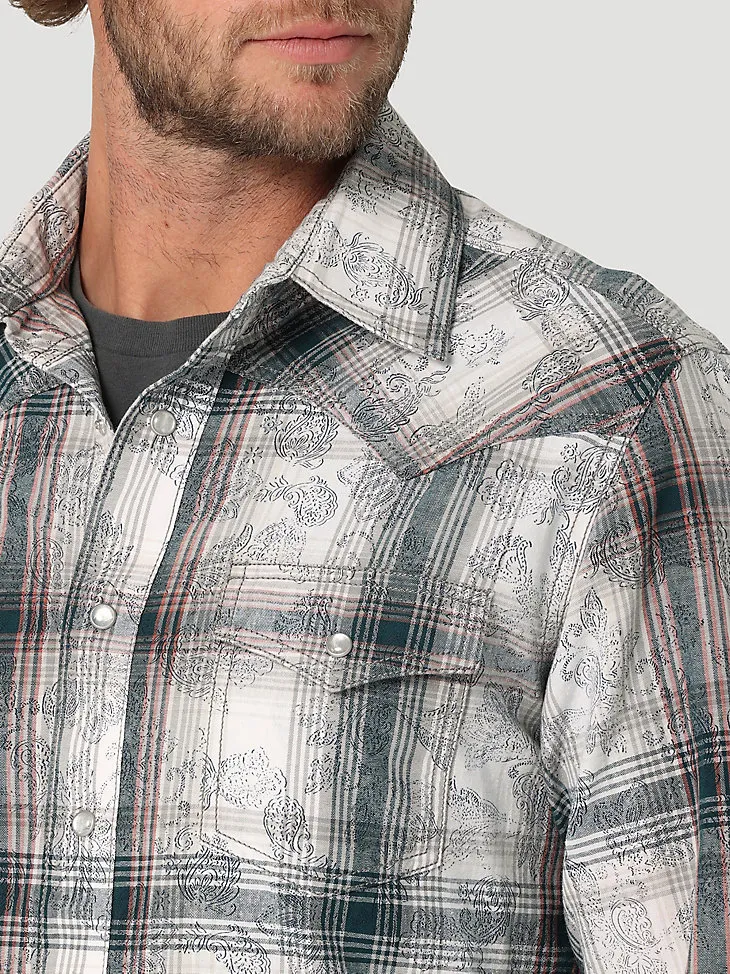 MEN'S WRANGLER RETRO® PREMIUM LONG SLEEVE WESTERN SNAP OVERPRINT SHIRT IN WHITE GRAY