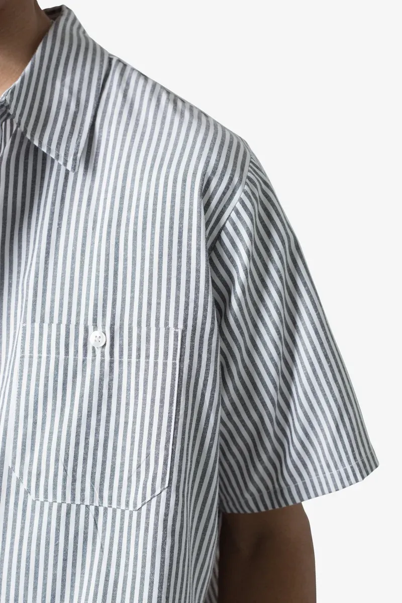 STRIPED S/S SHIRT