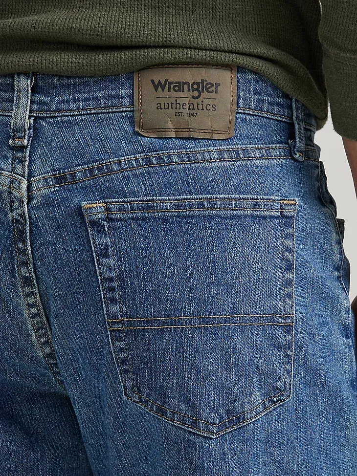 WRANGLER AUTHENTICS MEN'S RELAXED FIT COMFORT FLEX JEAN IN LIGHT STONEWASH