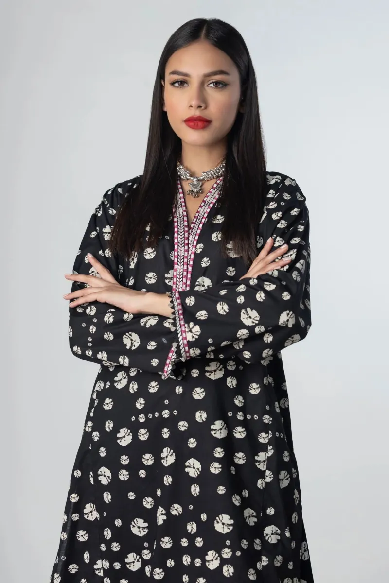 2 Piece Kurta | Embroidered & Pants Black