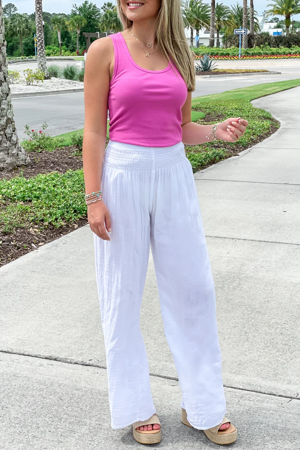 White elastic waistband trousers