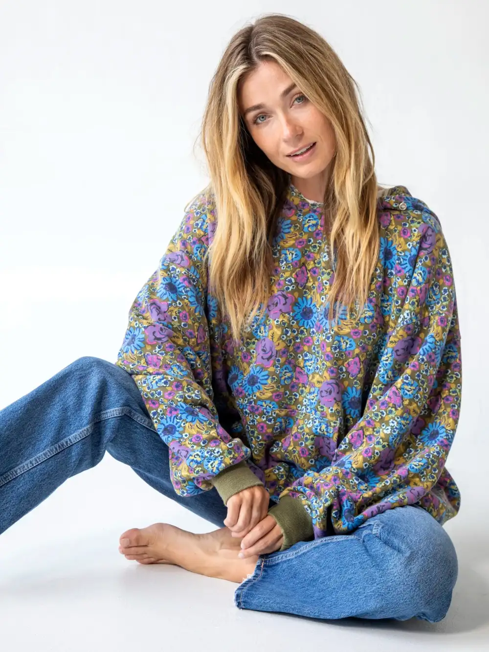 Oversized Printed Sweatshirt - Blue Rose Purple Daisy