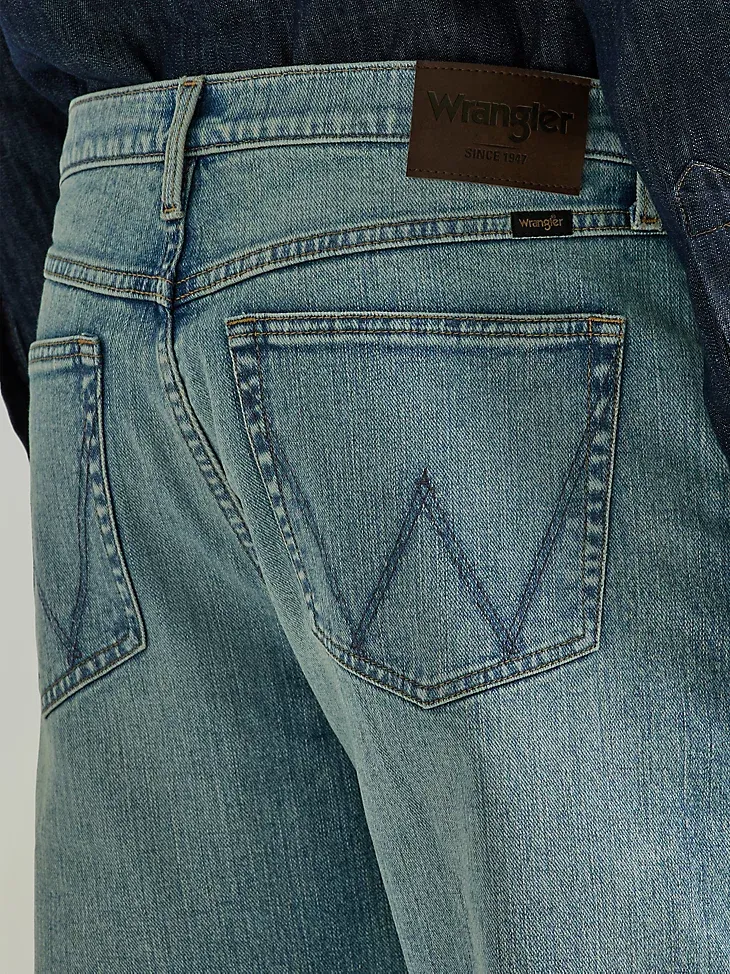 MEN'S RELAXED BOOTCUT JEAN IN MEDIUM WASH