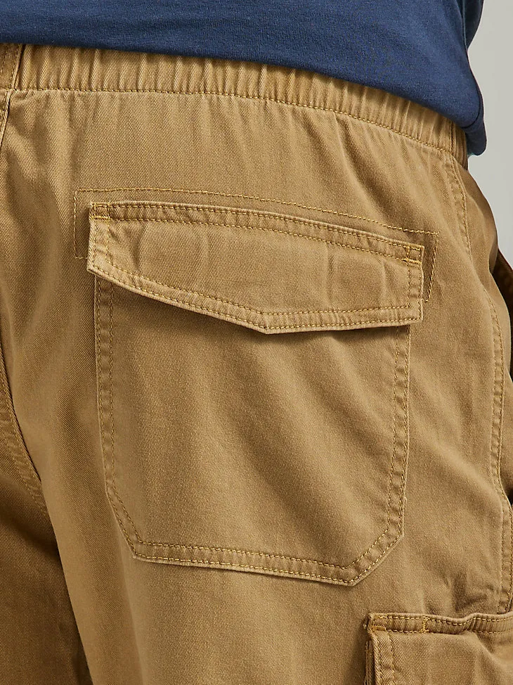 MEN'S FREE TO STRETCH™ DRAWSTRING CARGO SHORT IN ACORN