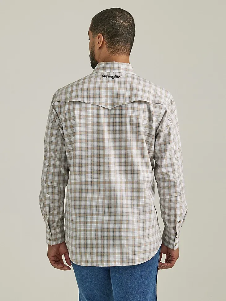 MEN'S WRANGLER PERFORMANCE SNAP LONG SLEEVE PLAID SHIRT IN TAN PLAID