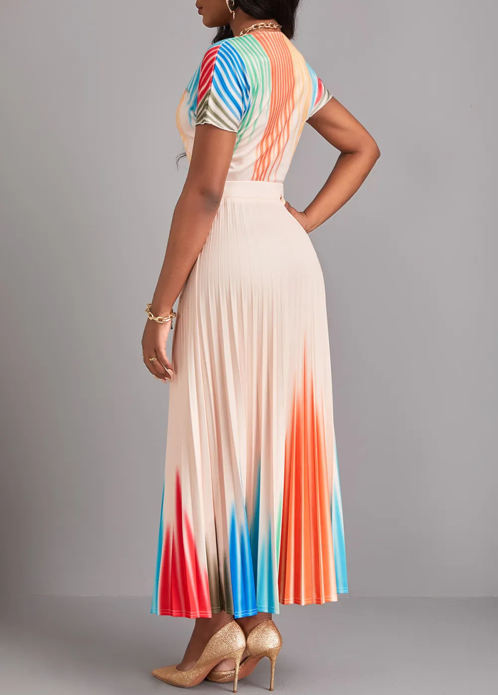 Ombre Pleated Beige Round Neck Maxi Dress