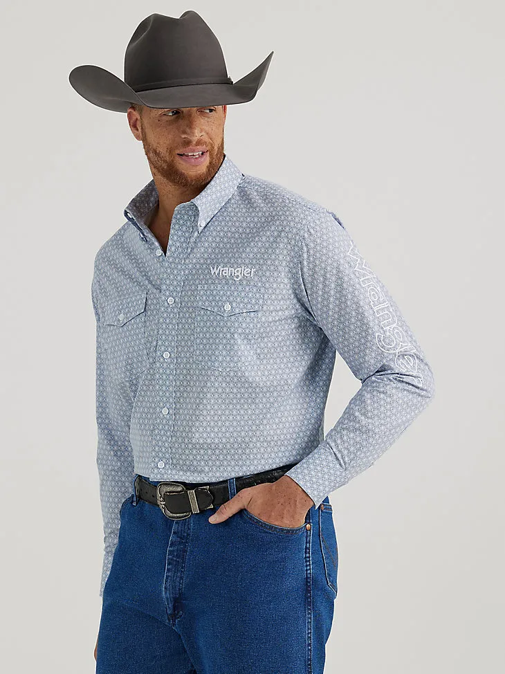 MEN'S WRANGLER® LOGO LONG SLEEVE BUTTON-DOWN PRINT SHIRT IN PALE BLUE