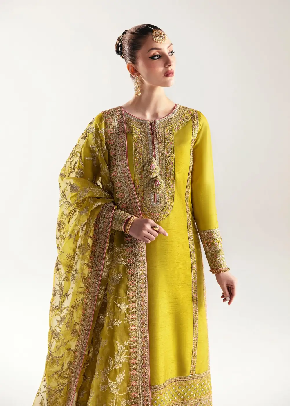 Mahpara Embroidered Sets