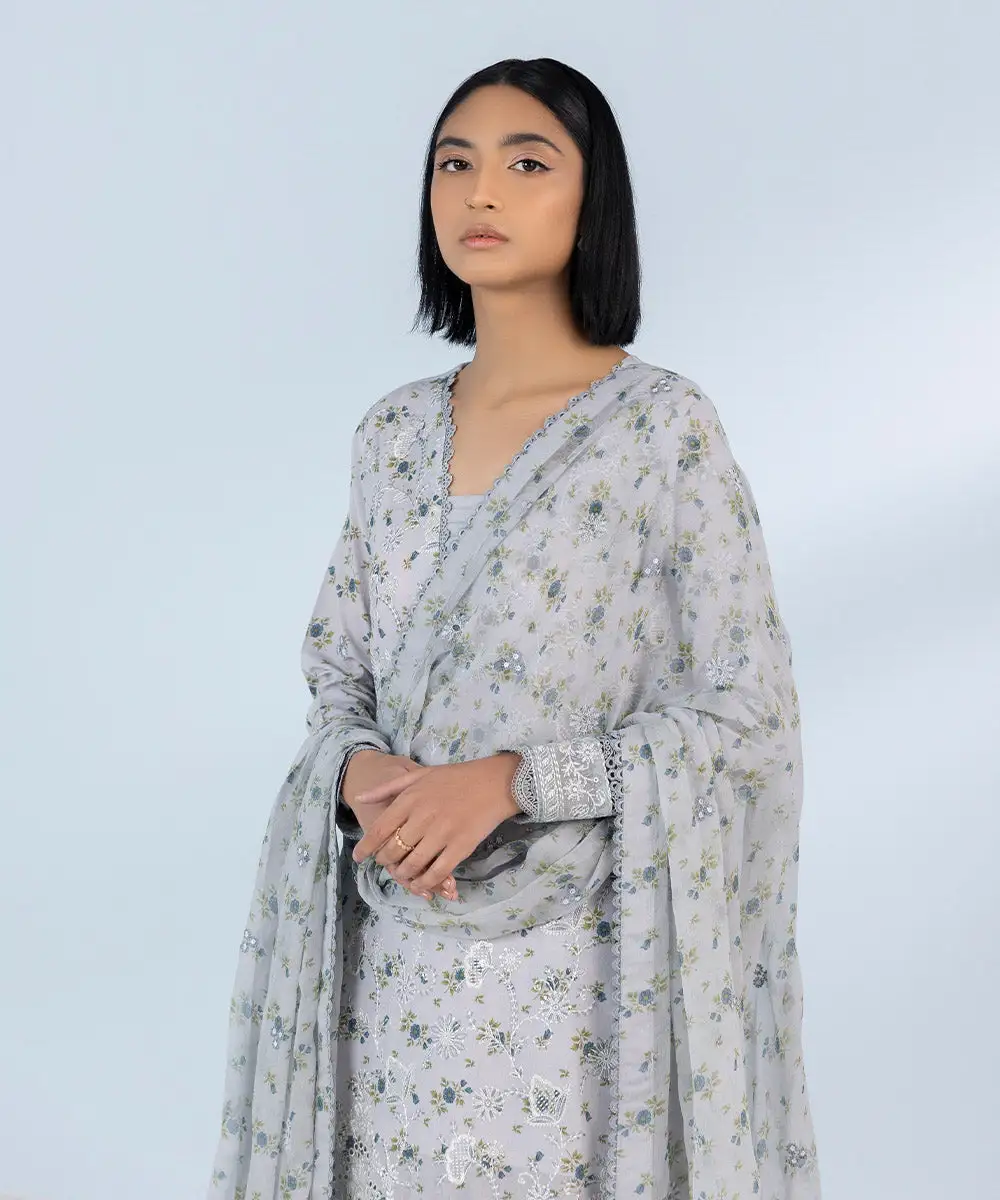 3 Piece - Embroidered Lawn Suit