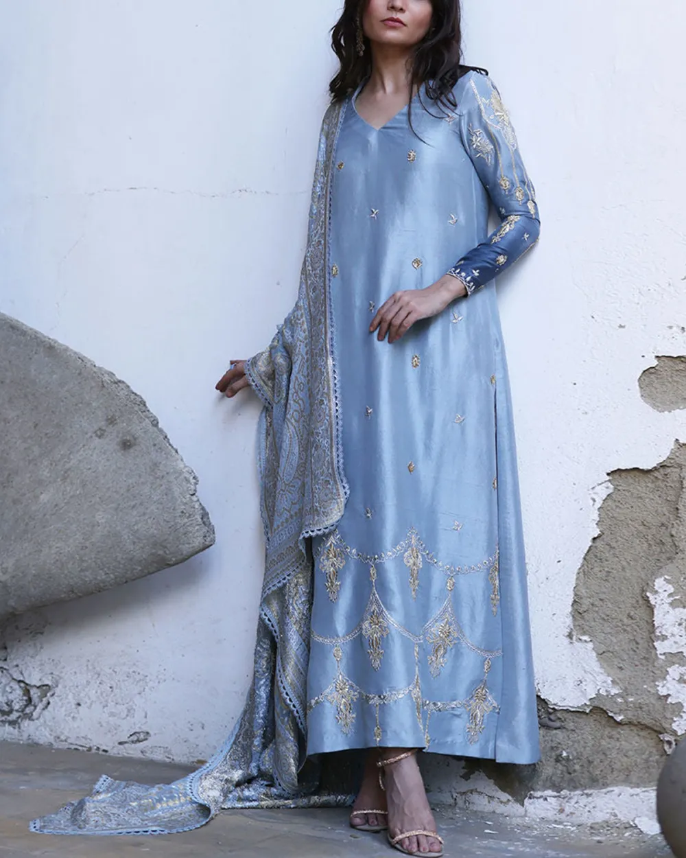 Elegant embroidered kaftan